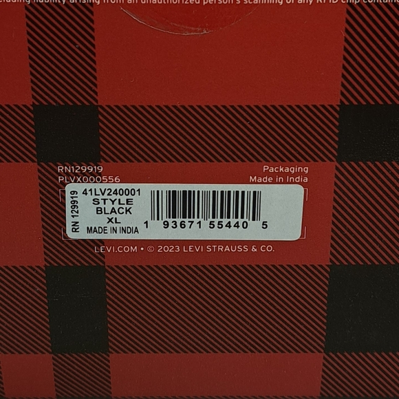 Levi's Leather Black RFID Bi-Fold Wallet and Adjustable Belt Set XLarge Men's - Picture 8 of 10